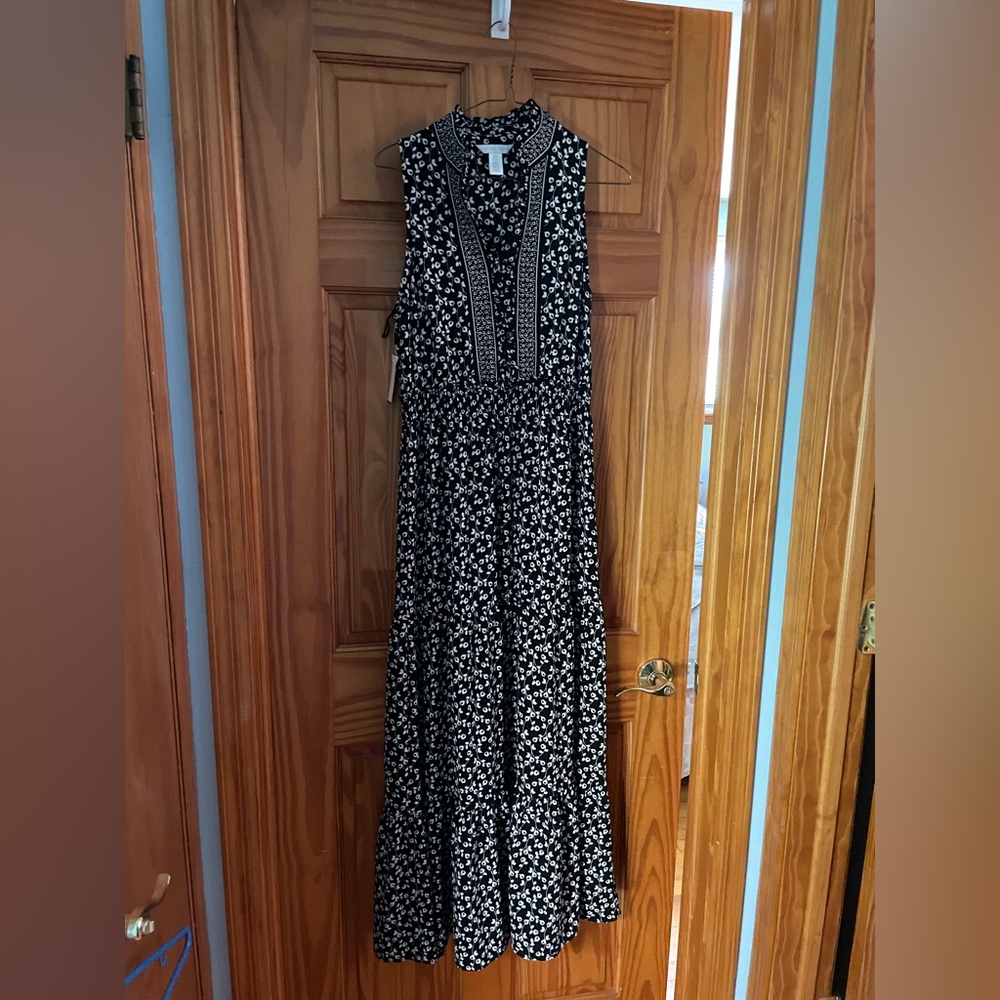 London Time Black and White Floral Dress